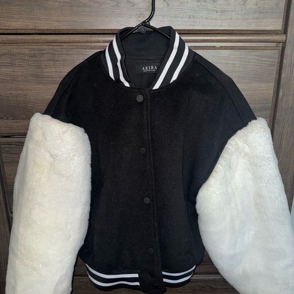 AKIRA Black Quilted Jacket - Picture 2 of 4